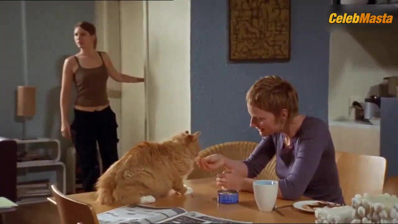 Anna Torv Underwear Scene From The Secret Life Of Us - Photo 1 of 5