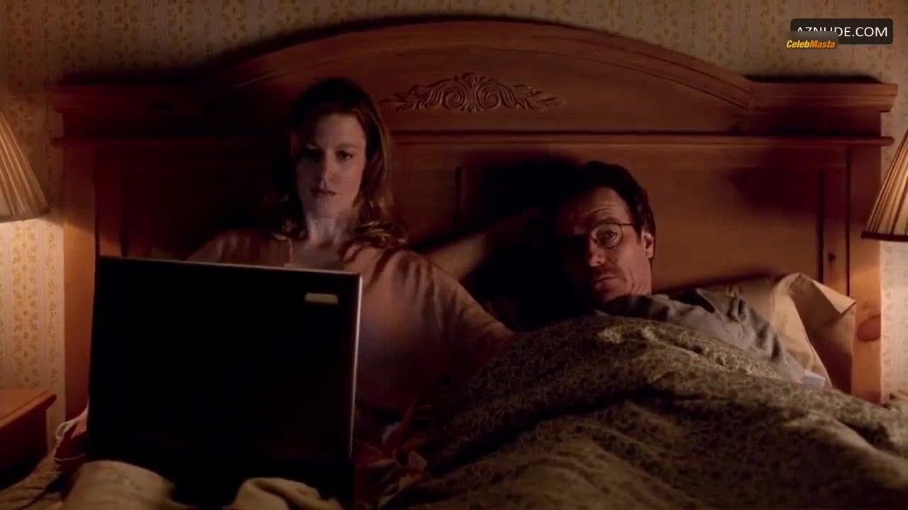 Anna Gunn ’s Underwear Scene In Breaking Bad - Photo 2 of 5
