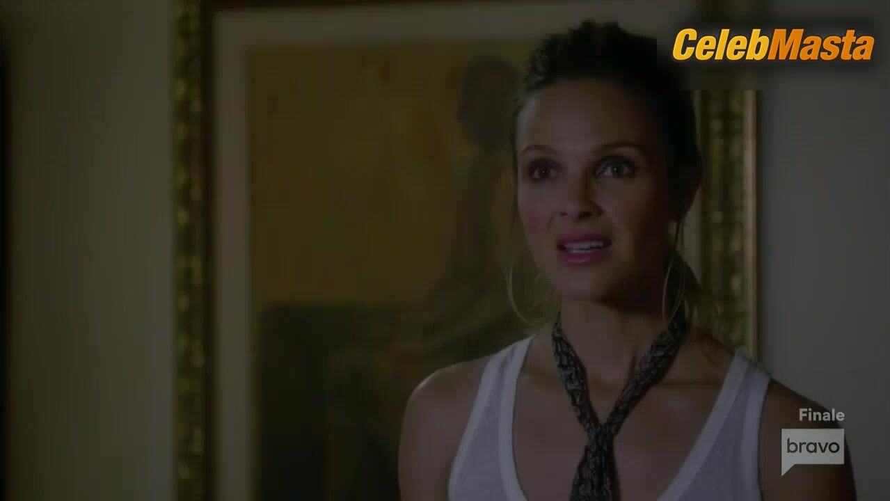 Beau Garrett ’s Hot Scene In Girlfriends’ - Photo 3 of 5 photo 2