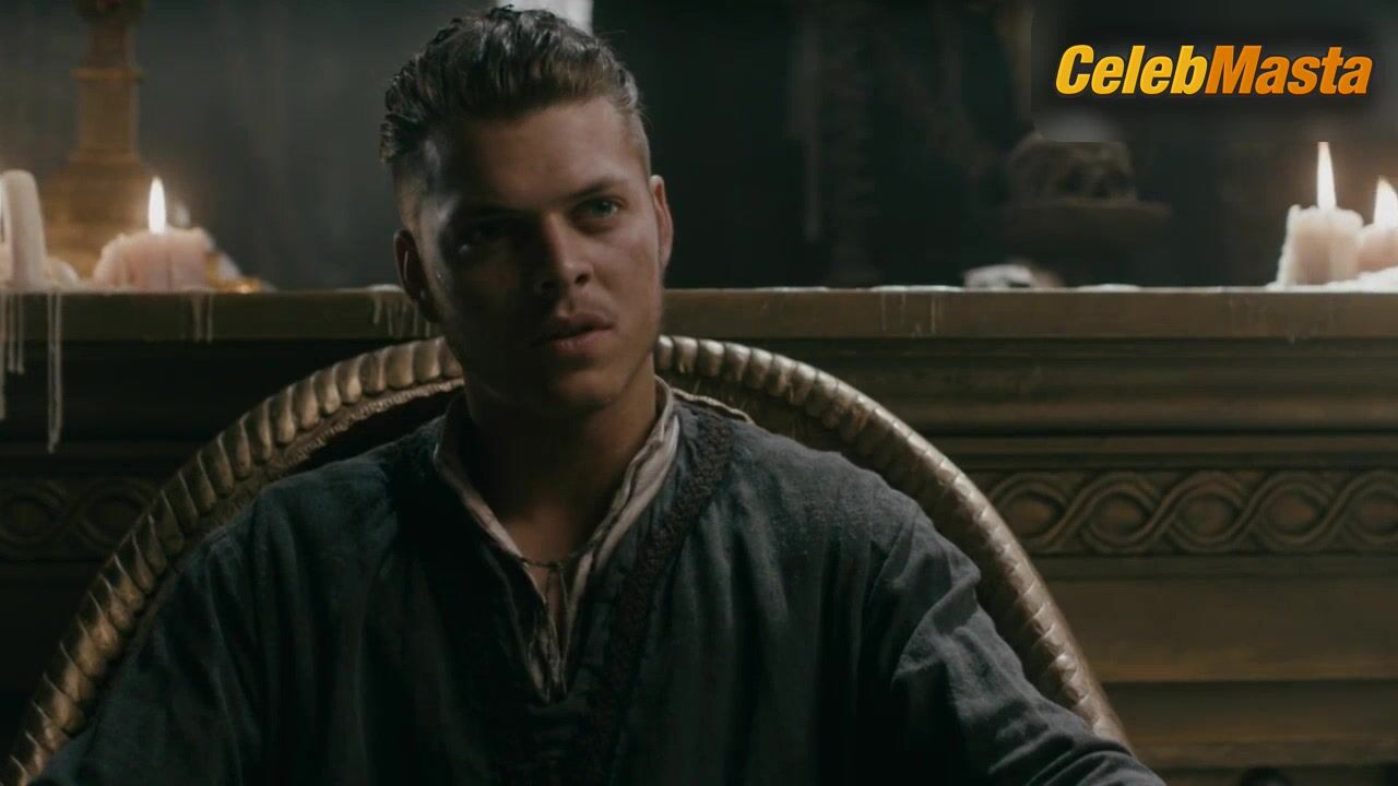 Alicia Agneson Ass, Tits Scene In Vikings - Photo 2 of 5