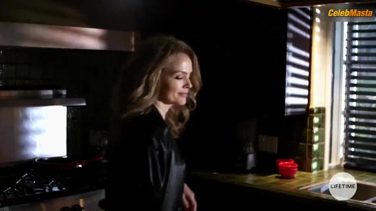 Dina Meyer Steamy Scene In Evil Doctor - Photo 2 of 5