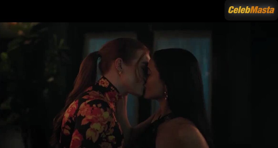 Camila Mendes Madelaine Petsch And Lesbian Sex Scene In - Photo 1 of 5 photo 4