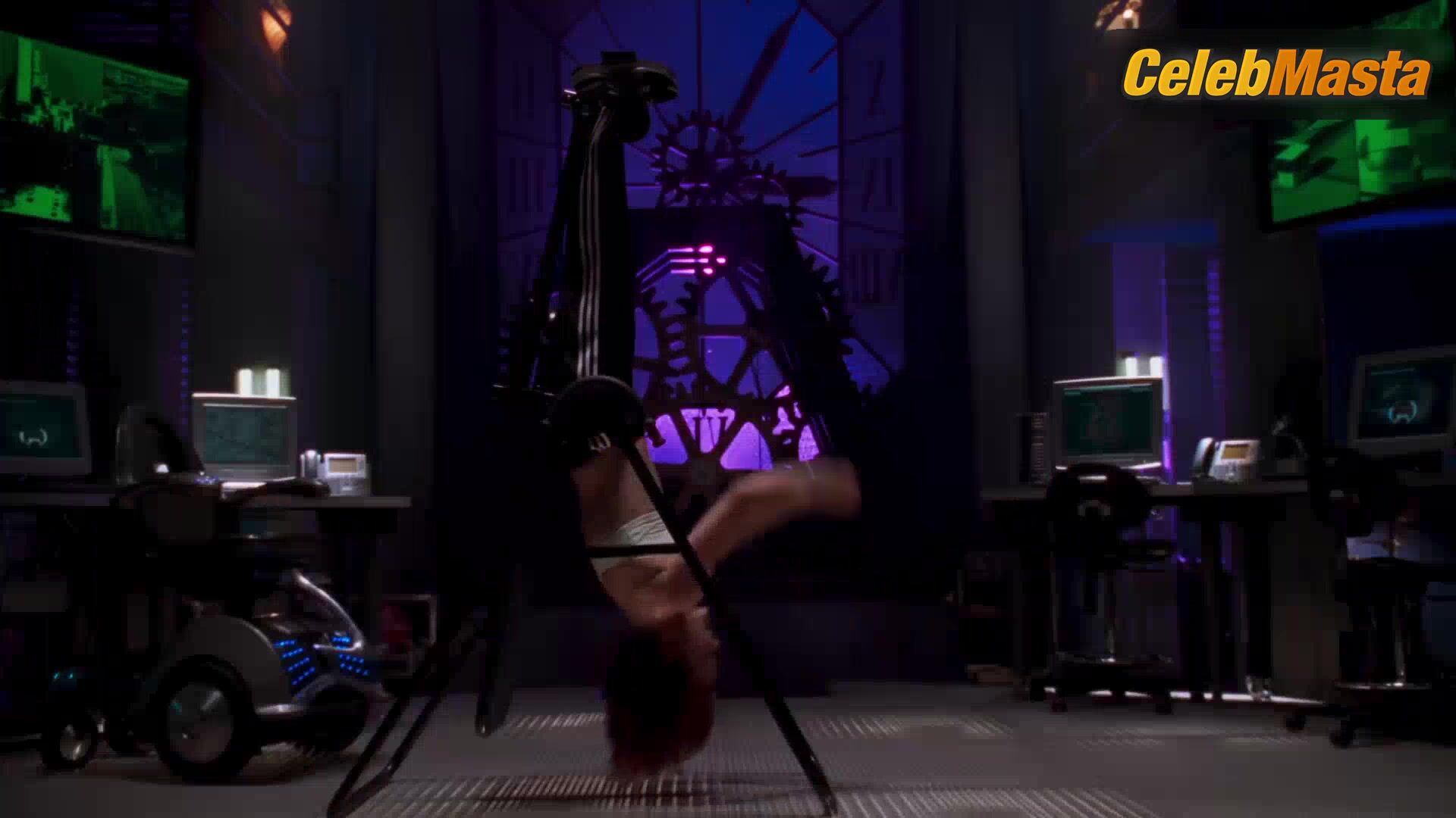 Dina Meyer ’s Sexy Scene From Birds Of Prey - Photo 1 of 5 photo 4