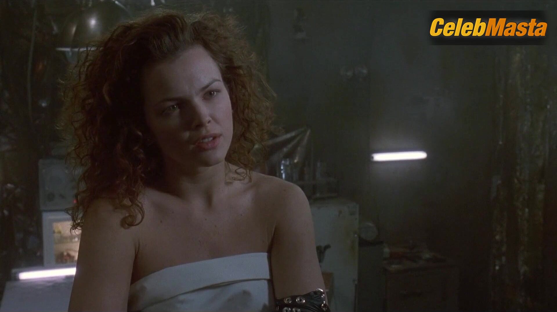 Dina Meyer Hot Scene In Johnny Mnemonic - Photo 1 of 5 photo 5