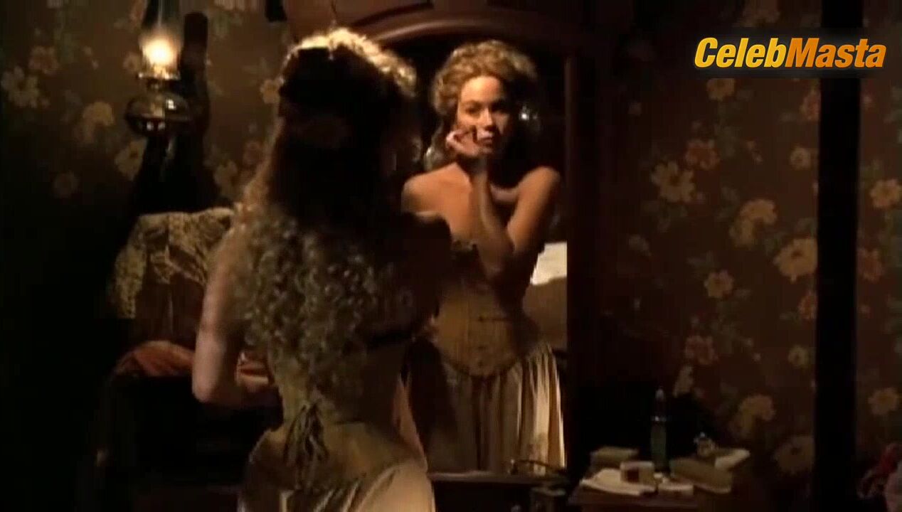 Christina Applegate ’s Tits Scene From Wild Bill - Photo 1 of 5 photo 2
