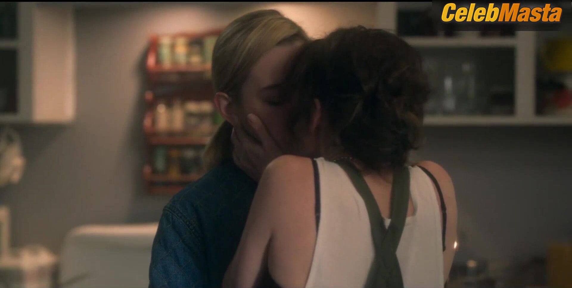 Amelia Eve And Victoria Pedretti’s Lesbian Butt - Photo 2 of 5 photo 5