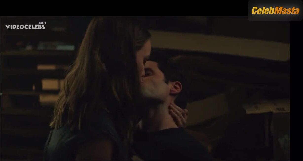 Victoria Pedretti Reveals Hot Scene In You - Photo 2 of 5
