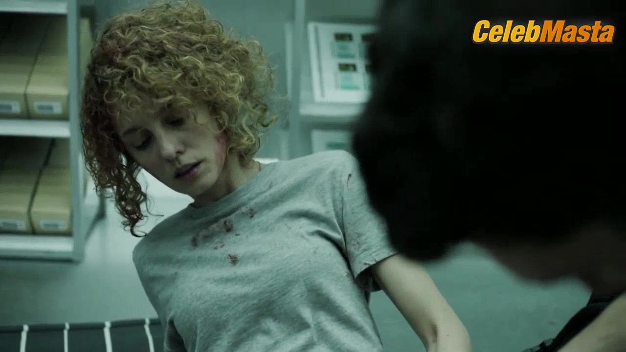 Esther Acebo ’s Underwear Scene In La Casa De Papel - Photo 2 of 5 photo 5