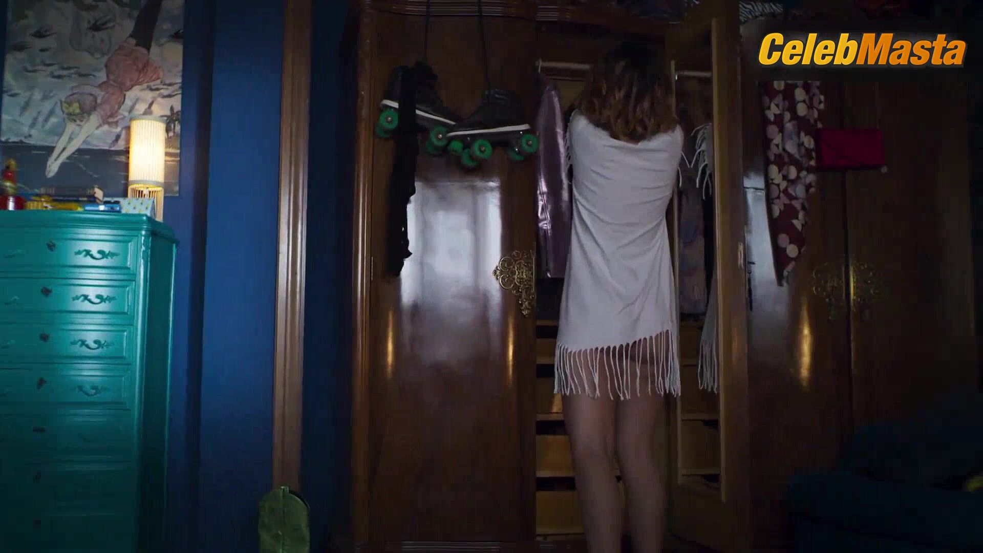 Marta Pons Mirela Balic And Racy Scene In Zorras - Photo 3 of 5 photo 2