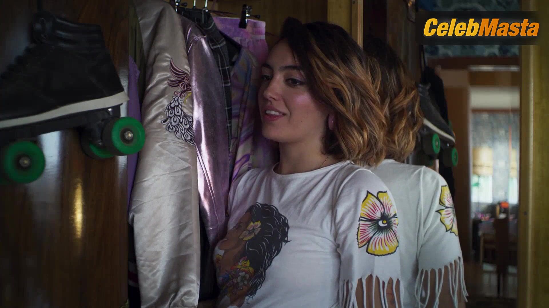 Marta Pons Mirela Balic And Racy Scene In Zorras - Photo 3 of 5 photo 4