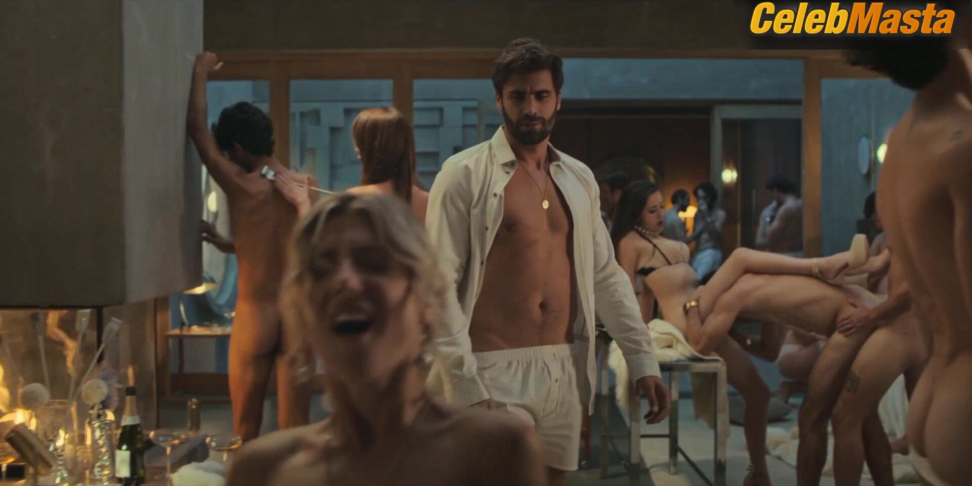 Mirela Balic Flaunts Hot Scene In Elite - Photo 1 of 5