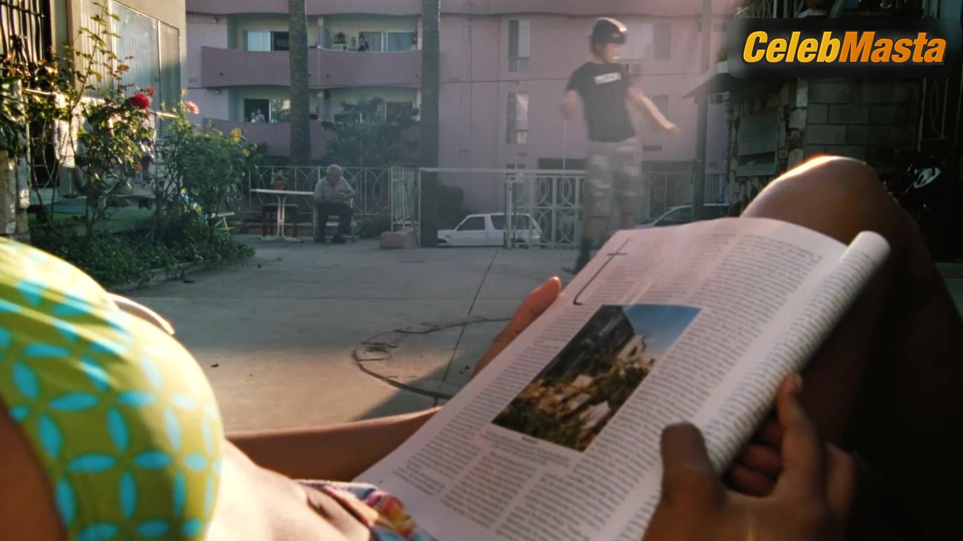 Regina Hall ’s Tits, Swimsuit Scene In The Elder - Photo 3 of 5 photo 2