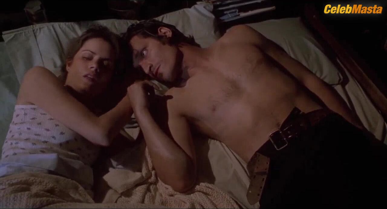 Kim Dickens Tits, Underwear Scene From Truth Or - Photo 2 of 5
