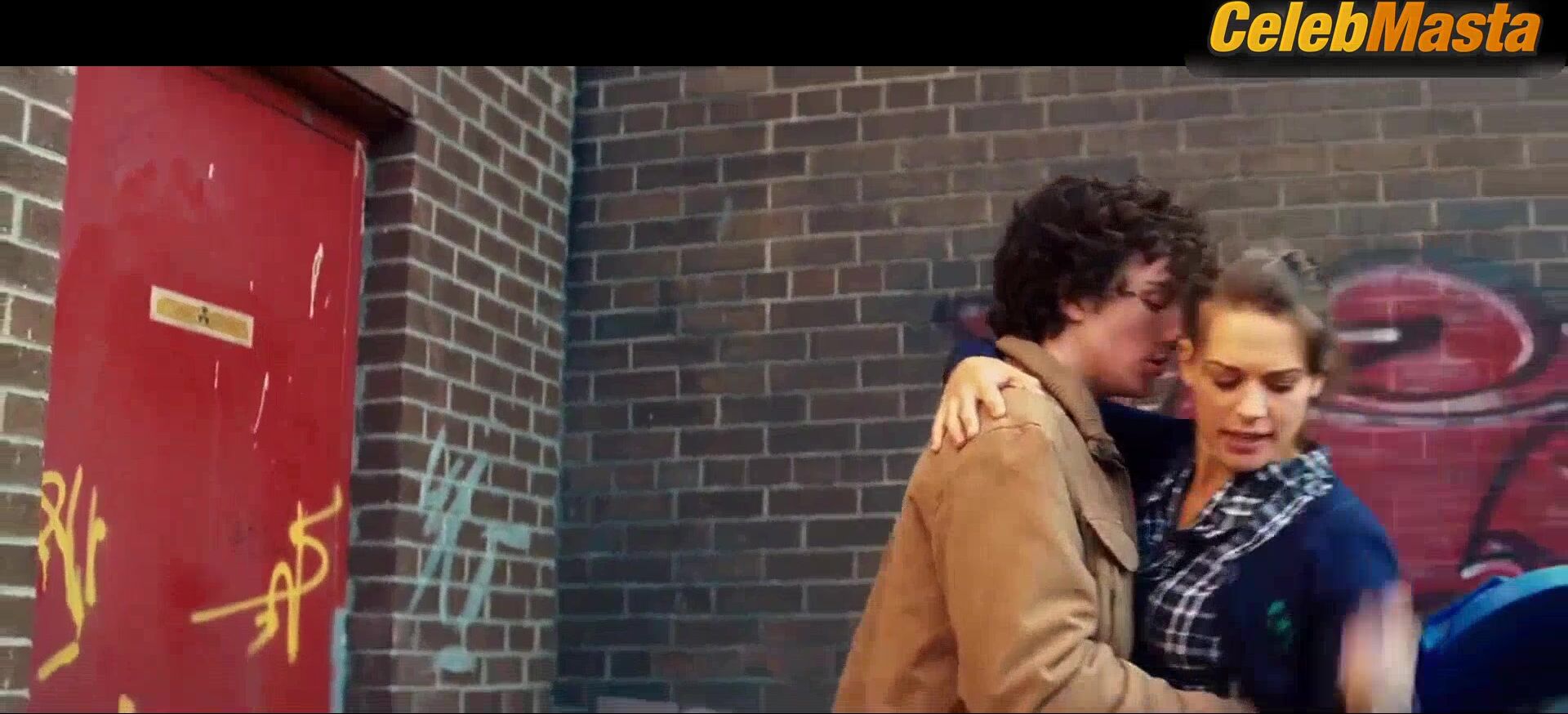 Lyndsy Fonseca ’s Sexy Scene From Kick-ass - Photo 1 of 5 photo 5