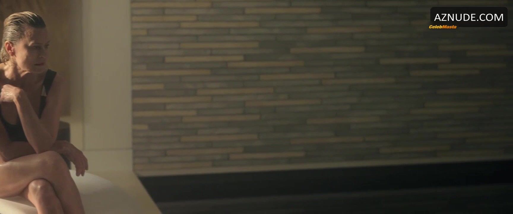 Robin Wright ’s Tits Scene In The Girlfriend - Photo 2 of 5 photo 1