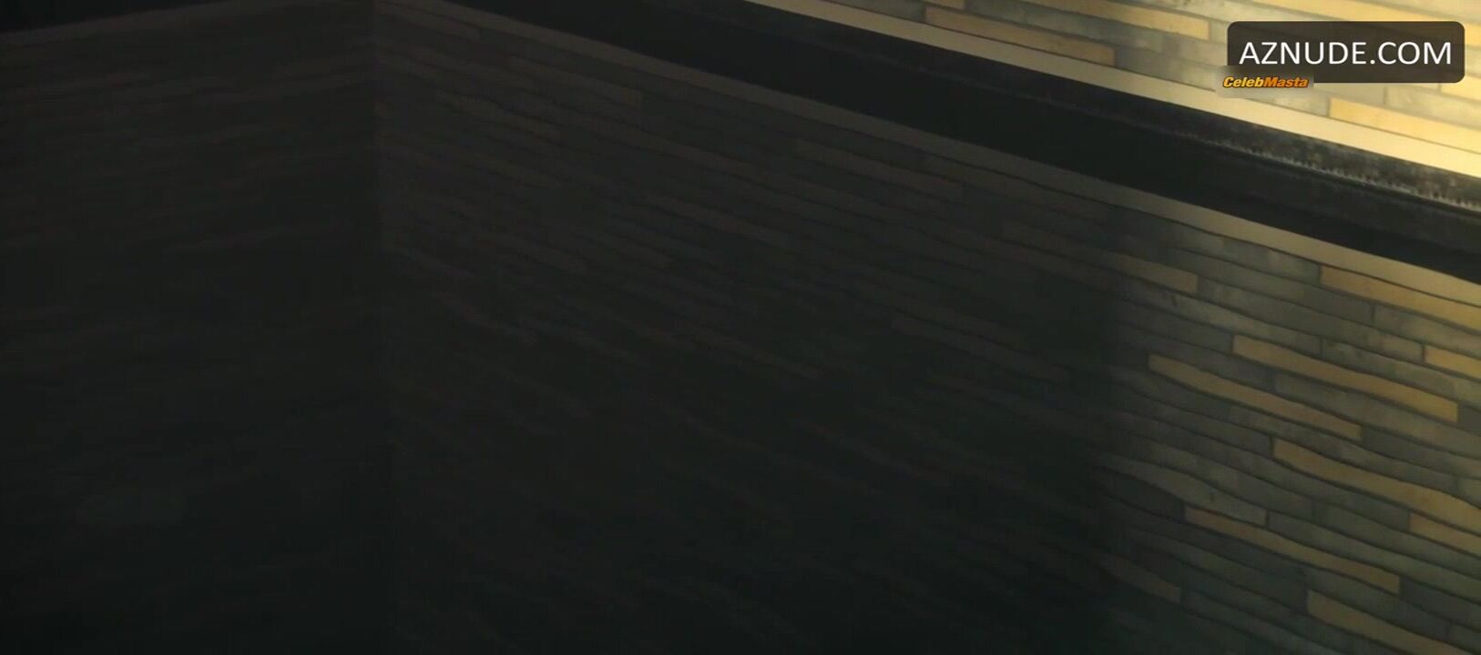 Robin Wright ’s Tits Scene In The Girlfriend - Photo 2 of 5