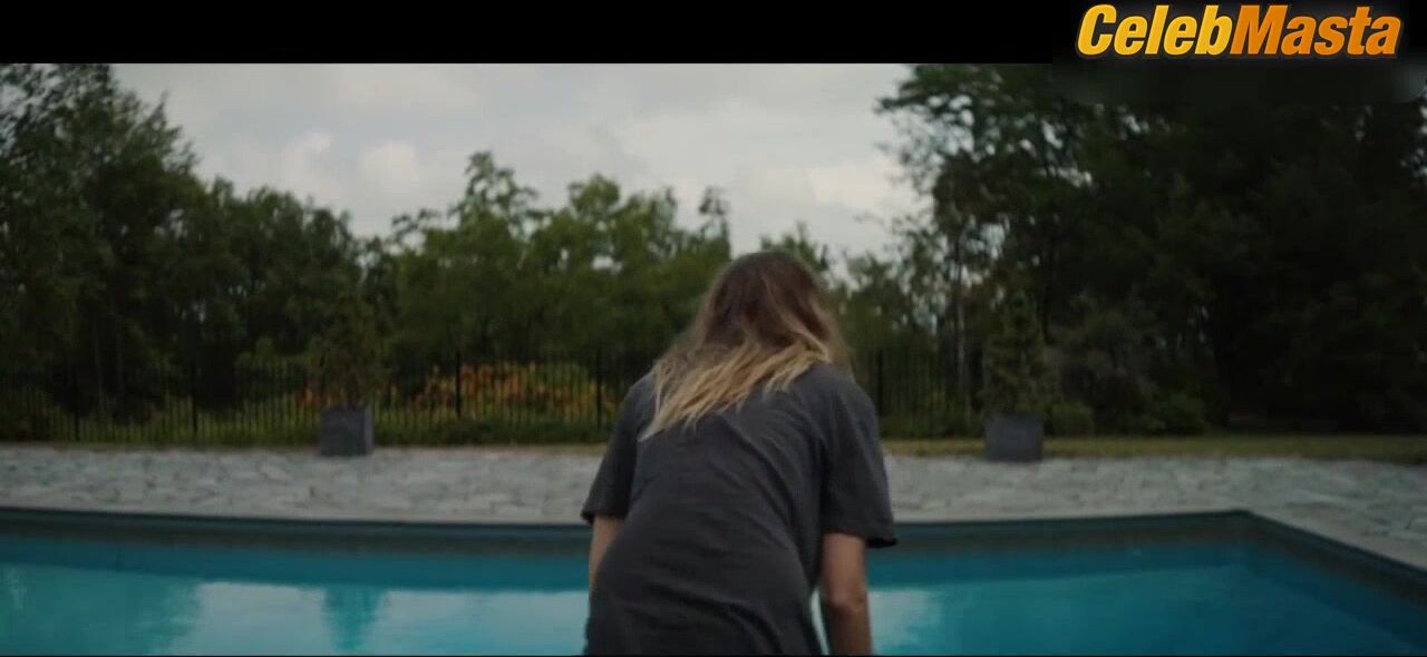 Abbey Lee ’s Butt And Underwear Scene In Welcome - Photo 2 of 5