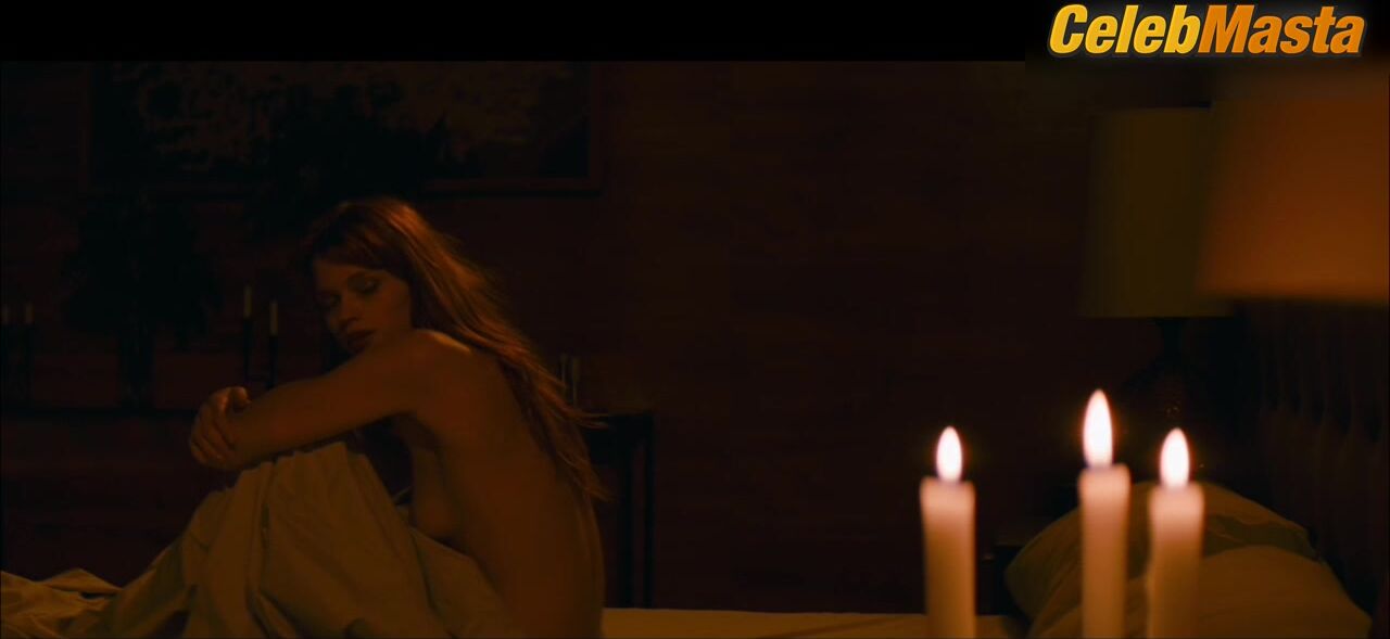 Abbey Lee ’s Tits Scene In Elizabeth Harvest - Photo 2 of 5 photo 4