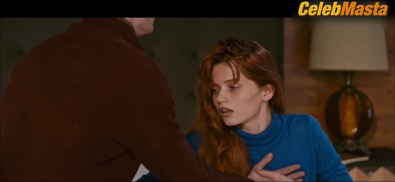 Abbey Lee ’s Underwear Scene From Elizabeth - Photo 2 of 5 photo 4