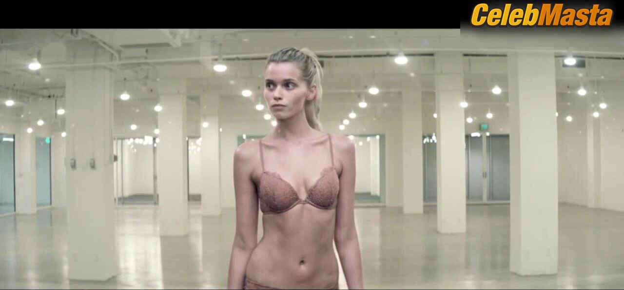 Abbey Lee ’s Underwear Scene From The Neon Demon - Photo 2 of 5 photo 1