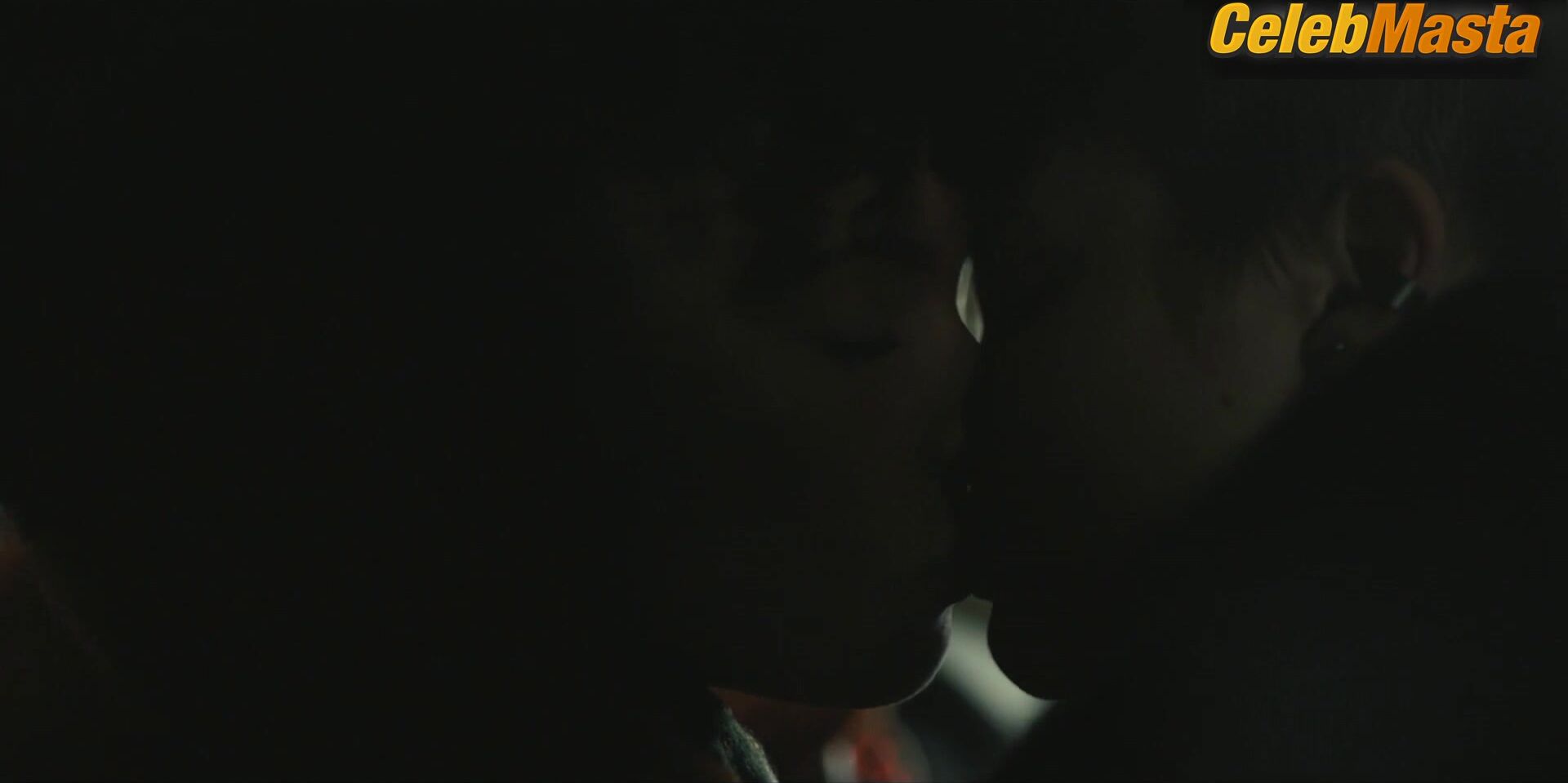 Angourie Rice And Kiah Mckirnan’s Lesbian Scene In - Photo 1 of 5
