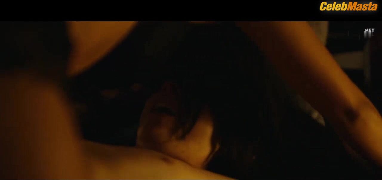 Nabiha Akkari ’s Sexy Scene From Zerozerozero - Photo 2 of 5 photo 4