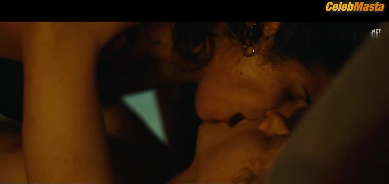Nabiha Akkari ’s Sexy Scene From Zerozerozero - Photo 2 of 5 photo 5