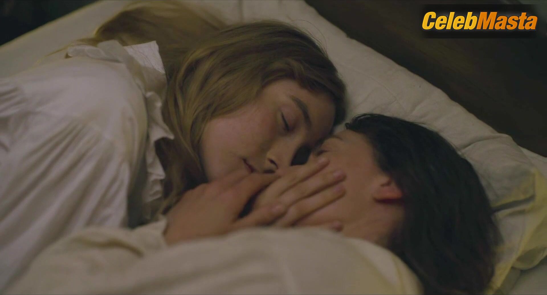 Kate Winslet And Saoirse Ronan Tits, Lesbian Scene From - Photo 1 of 5
