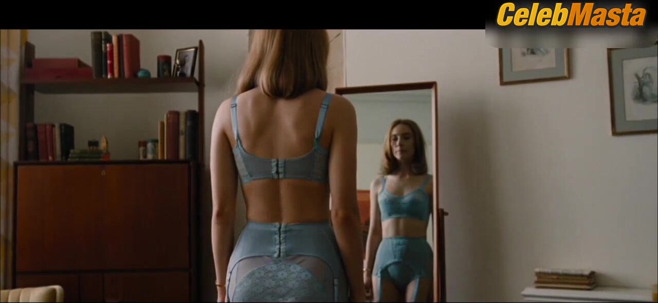 Saoirse Ronan ’s Underwear Scene From On Chesil Beach - Photo 2 of 5 photo 4