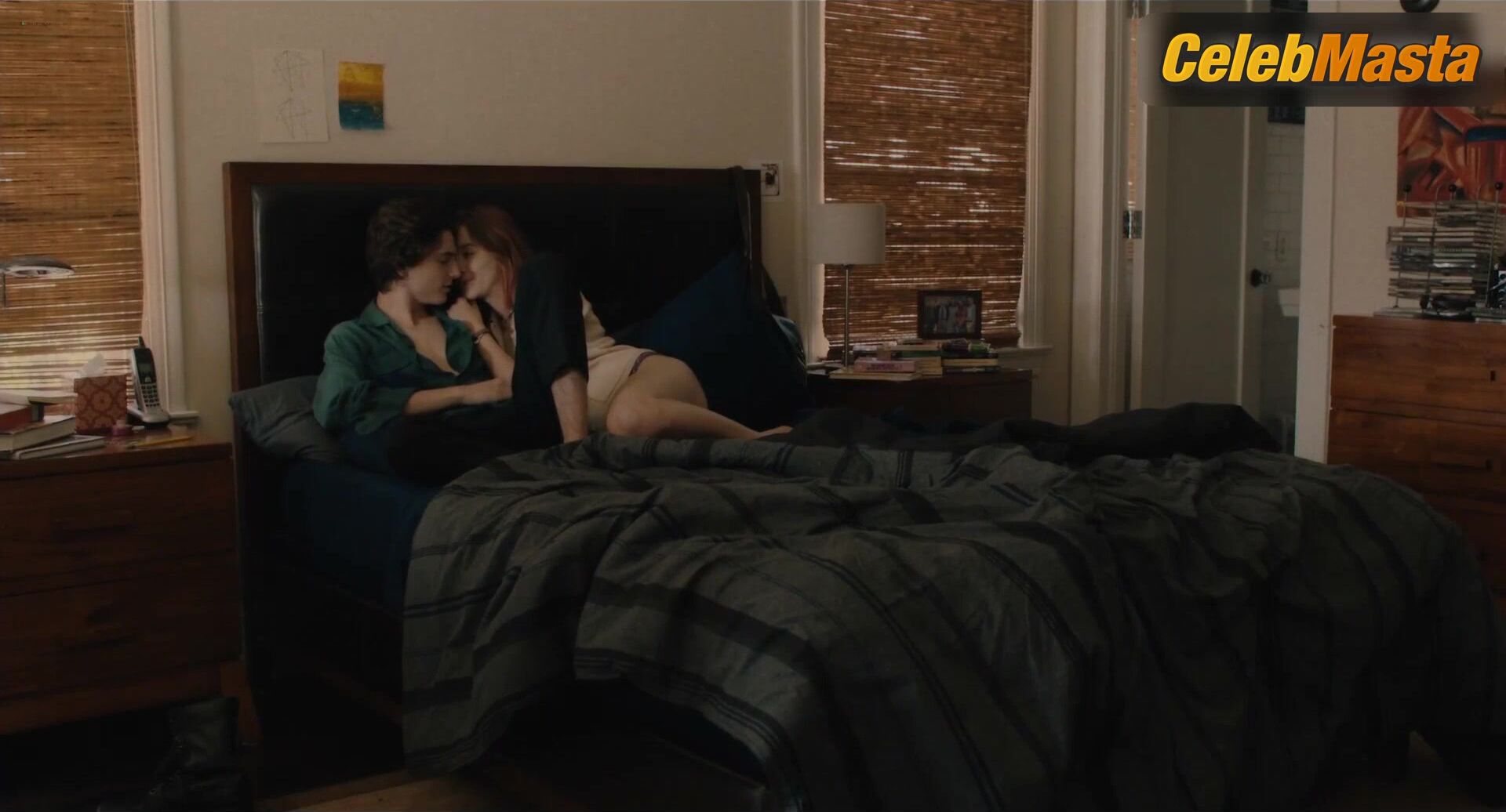 Saoirse Ronan Sexy Scene From Lady Bird - Photo 2 of 5