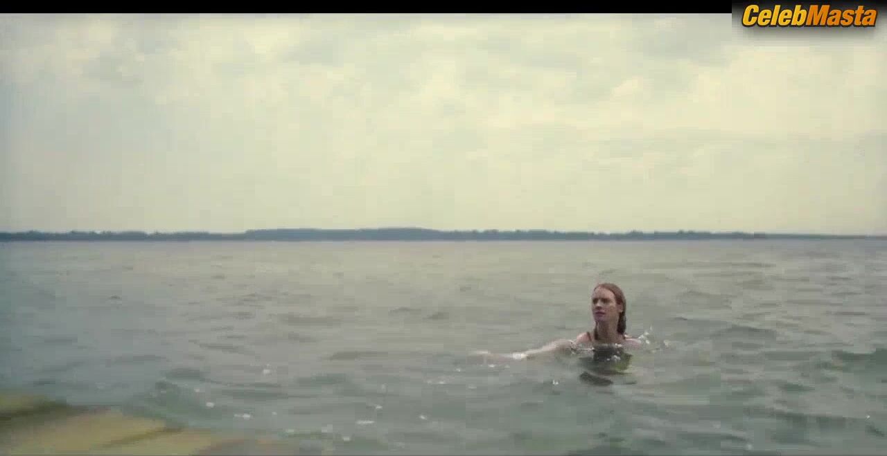 Mackenzie Davis Ass, Tits Scene From Station Eleven - Photo 1 of 5