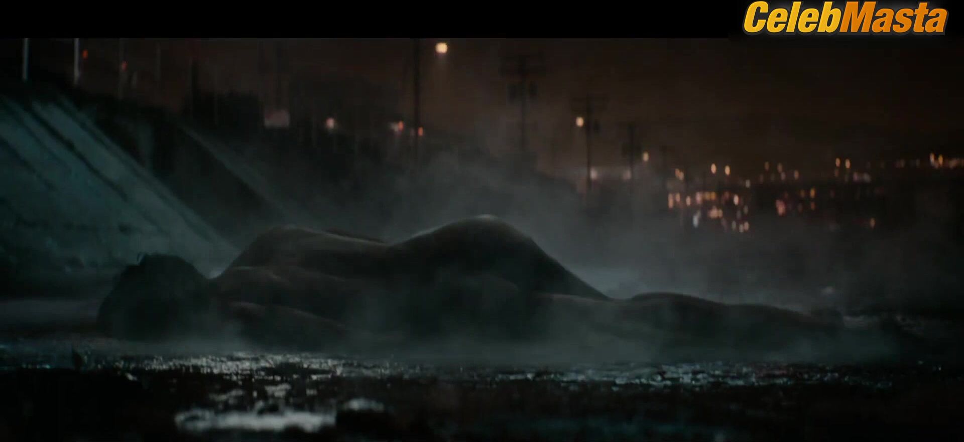 Mackenzie Davis Booty Scene From Terminator Dark Fate - Photo 2 of 5 photo 4