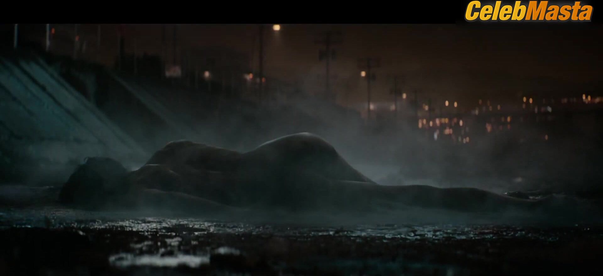 Mackenzie Davis Booty Scene From Terminator Dark Fate - Photo 2 of 5 photo 5