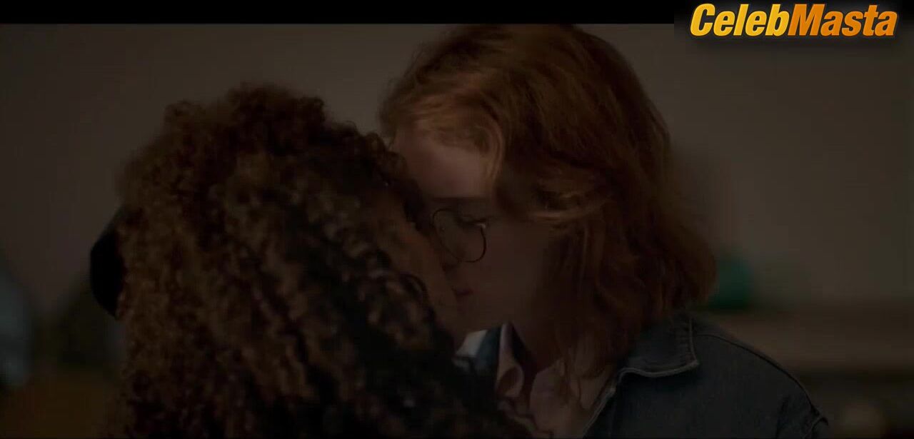 Gugu Mbatha-raw Mackenzie Davis And Bare Underwear Scene In - Photo 3 of 5 photo 1