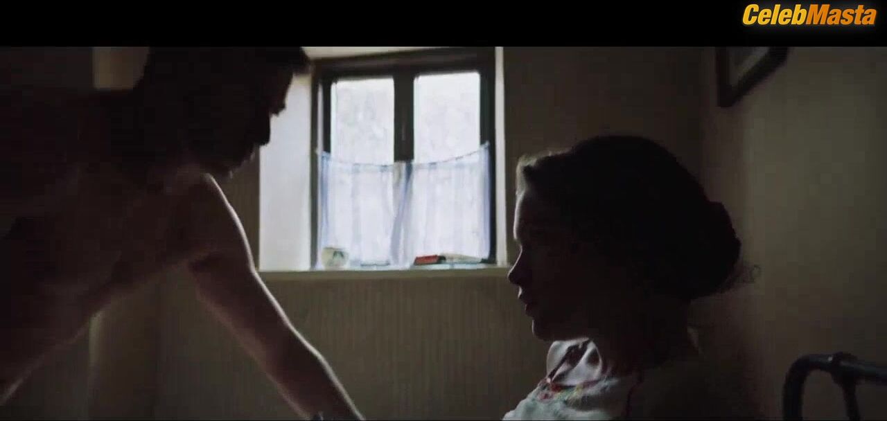 Sophie Cookson ’s Sexy Scene From Alt-j – - Photo 1 of 5 photo 4