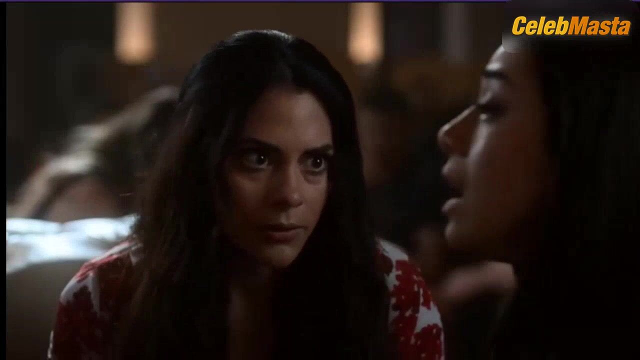 Aimee Garcia Inbar Lavi And Get Lesbian In Lucifer Scene - Photo 3 of 5 photo 5