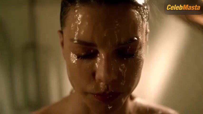 Lauren German ’s Sexy Scene In Lucifer - Photo 1 of 5