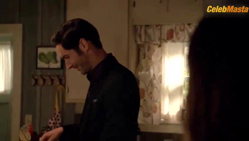 Lauren German ’s Sexy Scene In Lucifer - Photo 1 of 5 photo 4
