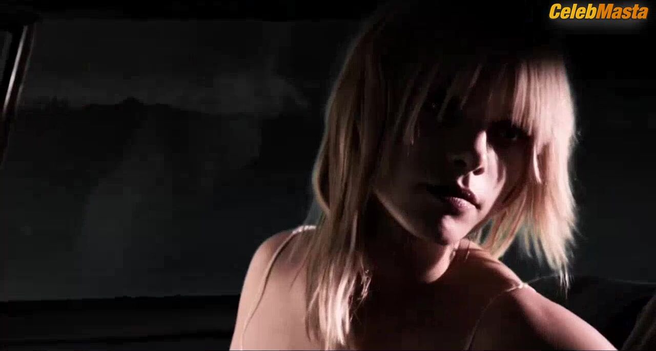Lauren German ’s Tits Scene From Dark Country - Photo 1 of 5 photo 4