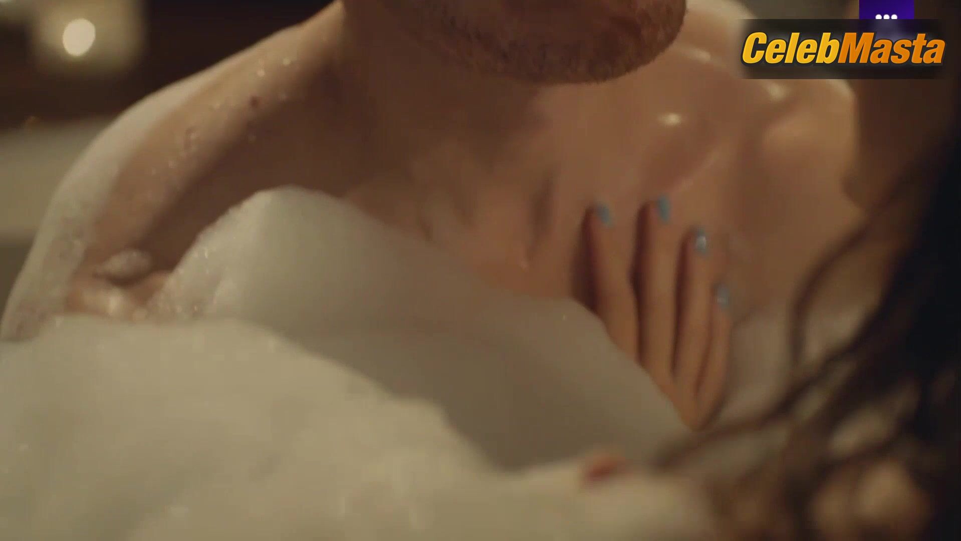 Hande Ercel ’s Hot Scene In Love Is In The Air - Photo 1 of 5 photo 4