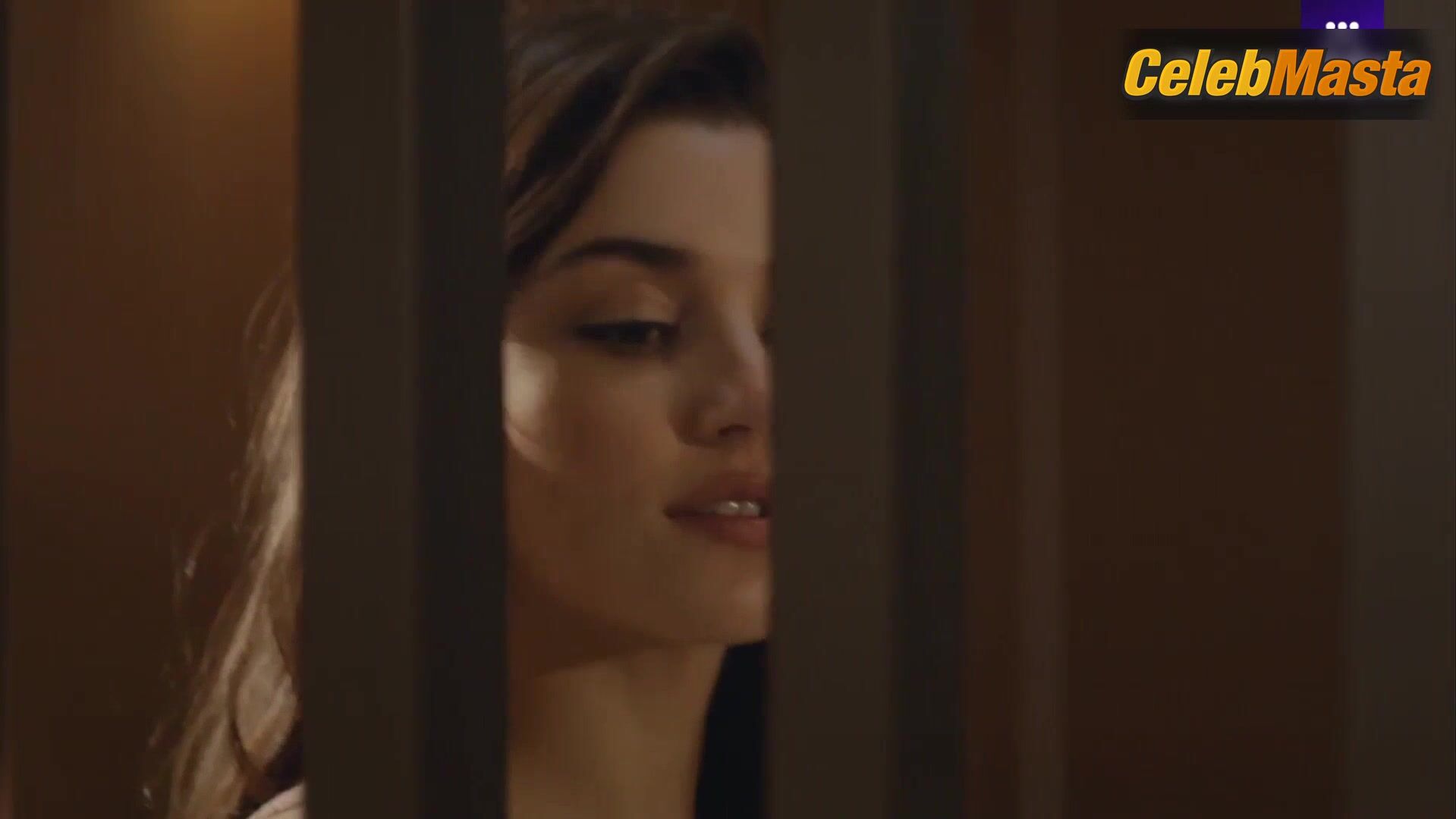 Hande Ercel Reveals All In Scene From Love Is In The Air - Photo 2 of 5 photo 1