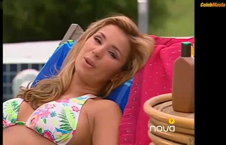 Catherine Siachoque Shows Boobs In Swimsuit Scene In Tierra De - Photo 1 of 5 photo 2