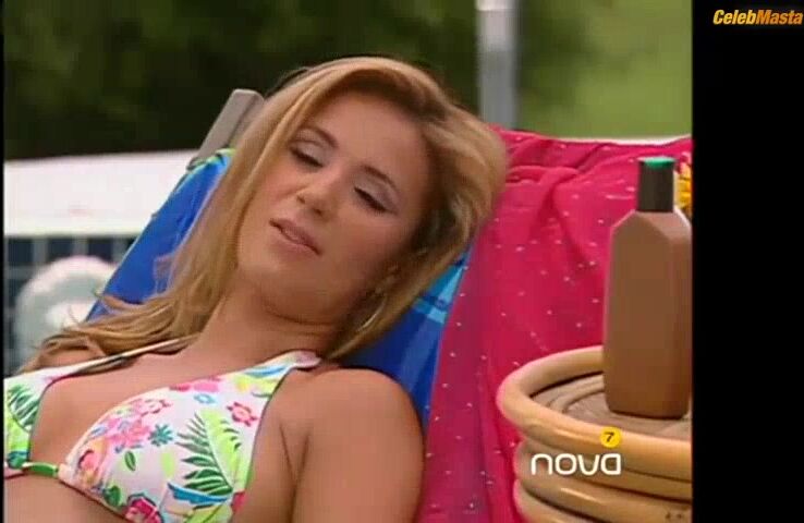 Catherine Siachoque Shows Boobs In Swimsuit Scene In Tierra De - Photo 1 of 5 photo 5