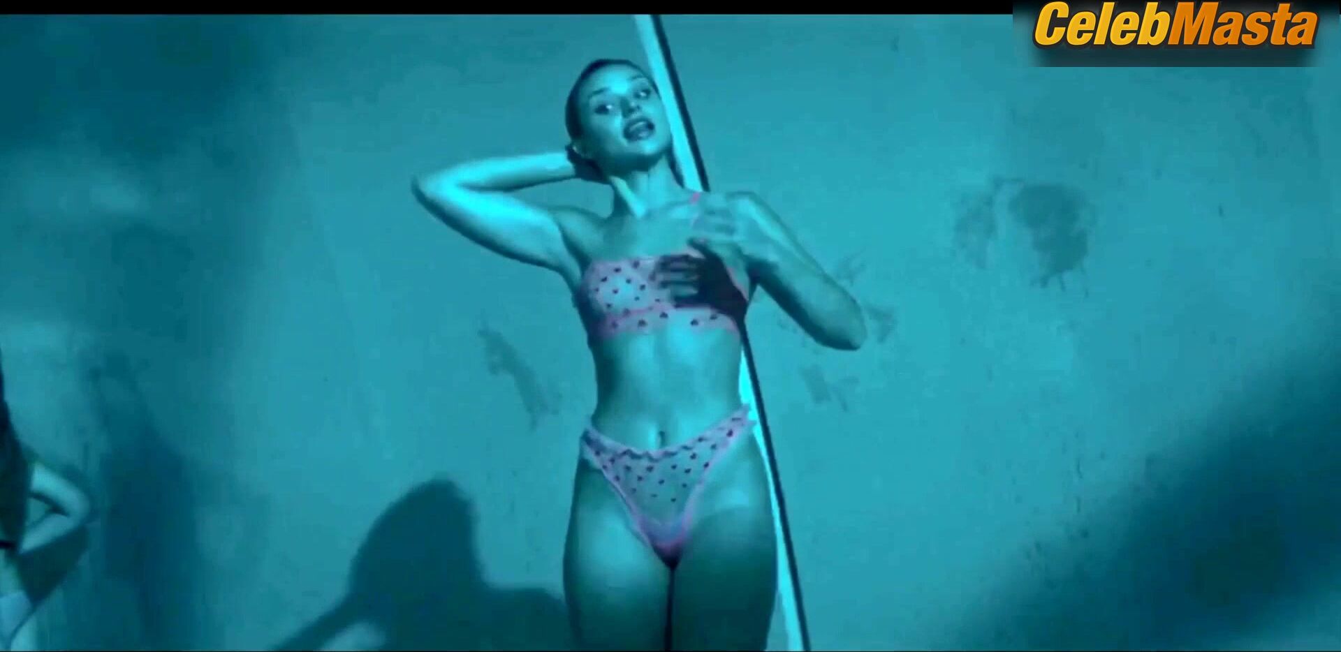 Ester Exposito And Mirela Balic’s Thong, Underwear - Photo 1 of 5 photo 5