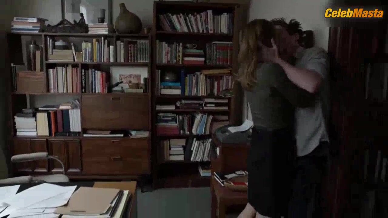 Sasha Alexander Ass, Tits Scene In Shameless - Photo 2 of 5 photo 1