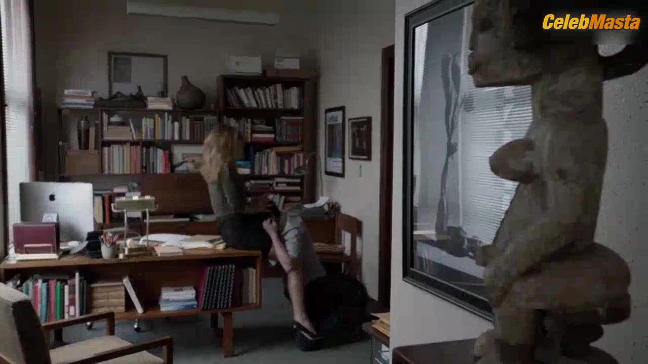 Sasha Alexander Ass, Tits Scene In Shameless - Photo 2 of 5