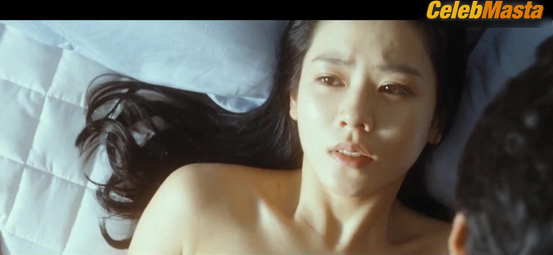 Ye-jin Son Son Ye-jin Reveals Sexy Scene In White Night - Photo 1 of 5 photo 5