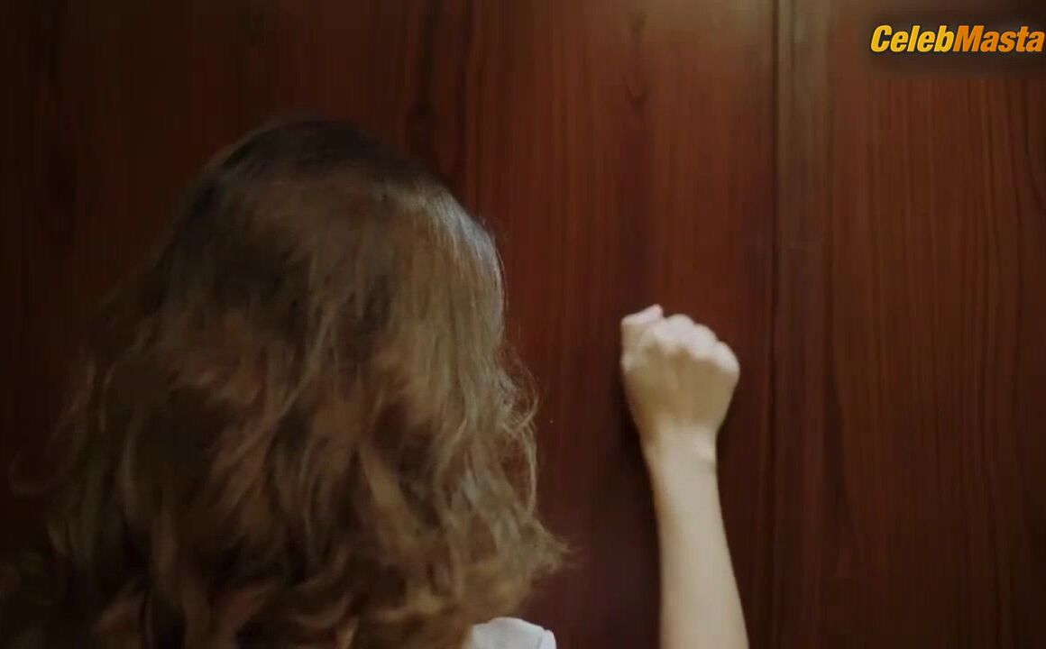 Nathalie Hart ’s Ass, Tits Scene From Sunday Night - Photo 1 of 5