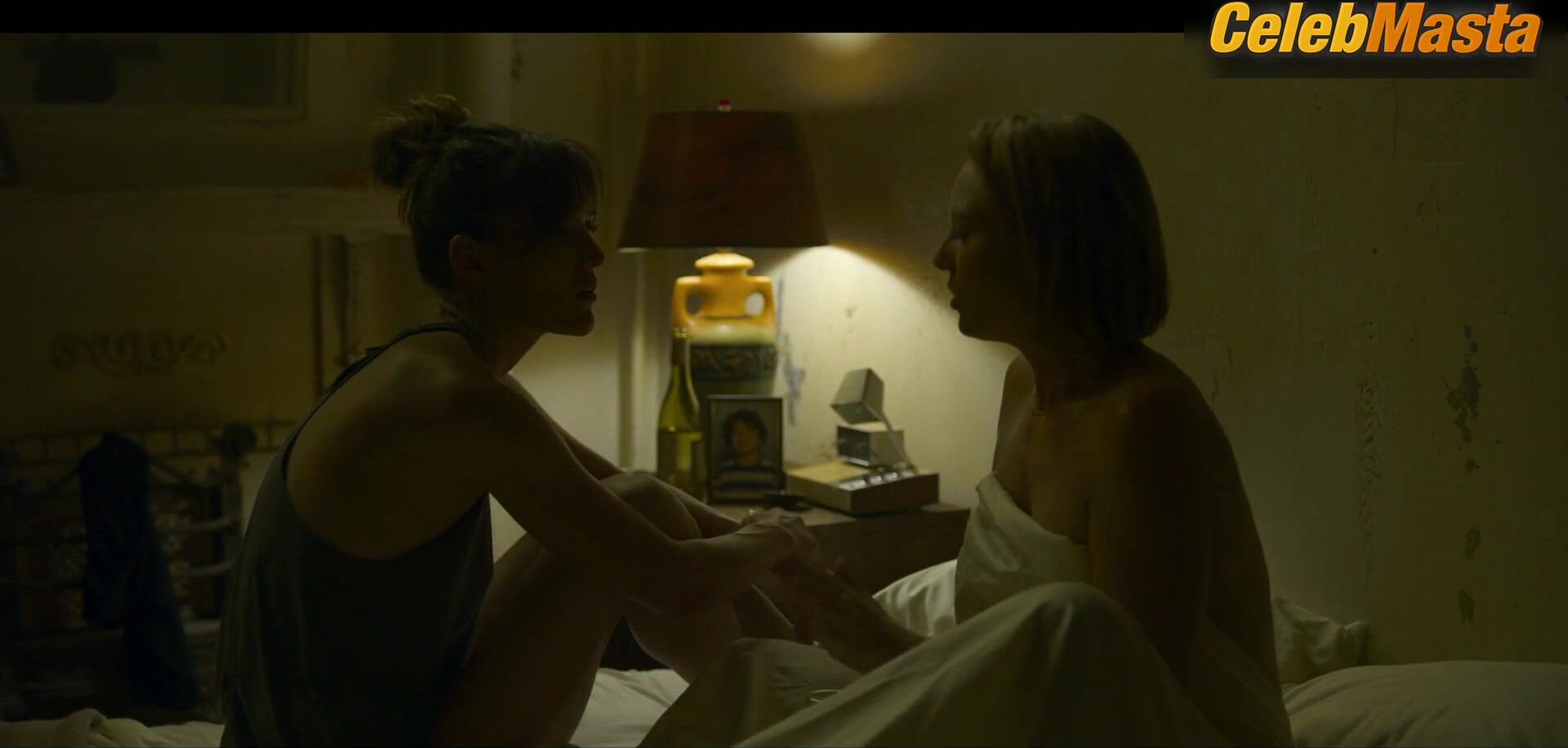 Anna Torv And Lauren Glazier’s Lesbian, - Photo 1 of 5 photo 5