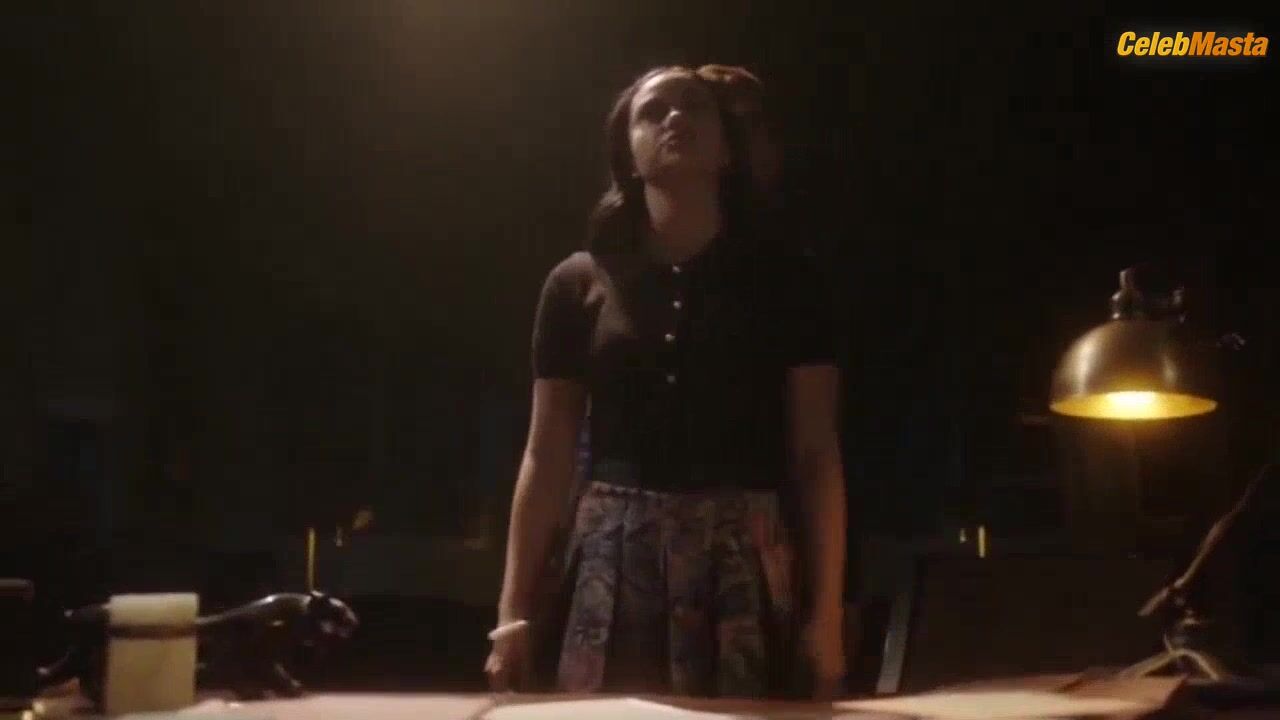 Camila Mendes Steamy Scene In Riverdale - Photo 1 of 5